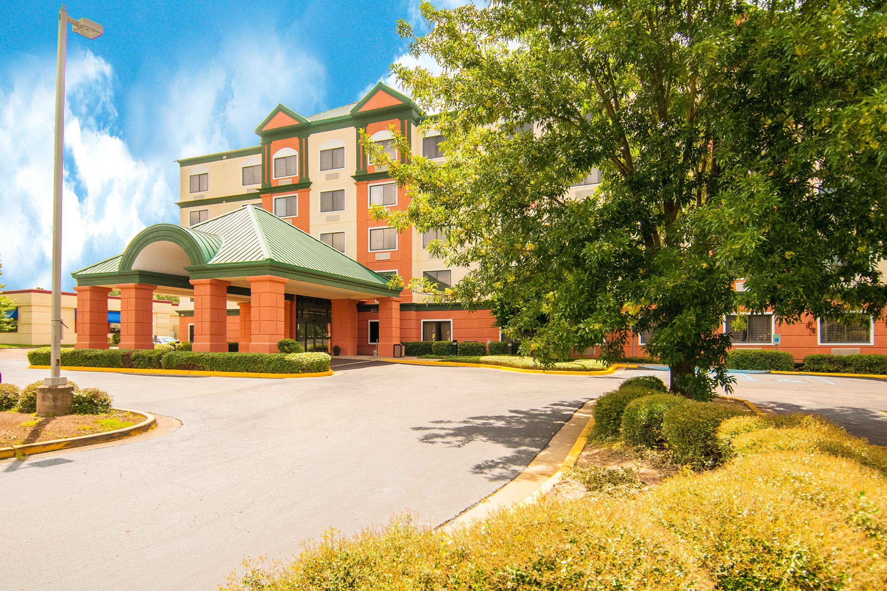 Baymont By Wyndham Jackson/Ridgeland Hotel Exterior foto